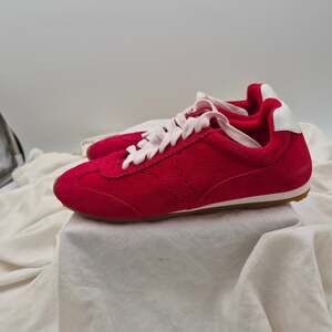 NEW Blondo Carmen red Suede Water-Resistant Low-Profile Sneaker Women's 6
